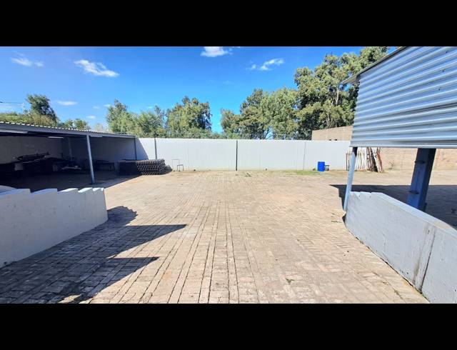 8,476M² OFFICE FOR SALE IN VEREENIGING INDUSTRIAL